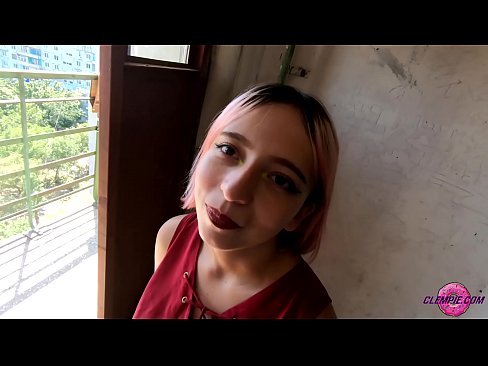 ❤️ د شاګرد حساسیت په بهر کې یو اجنبی سړی وخوري - د هغه په مخ کې ﹏